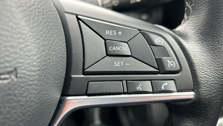 Nissan Juke 1.0 DiG-T 114 N-Connecta 5dr Petrol Hatchback